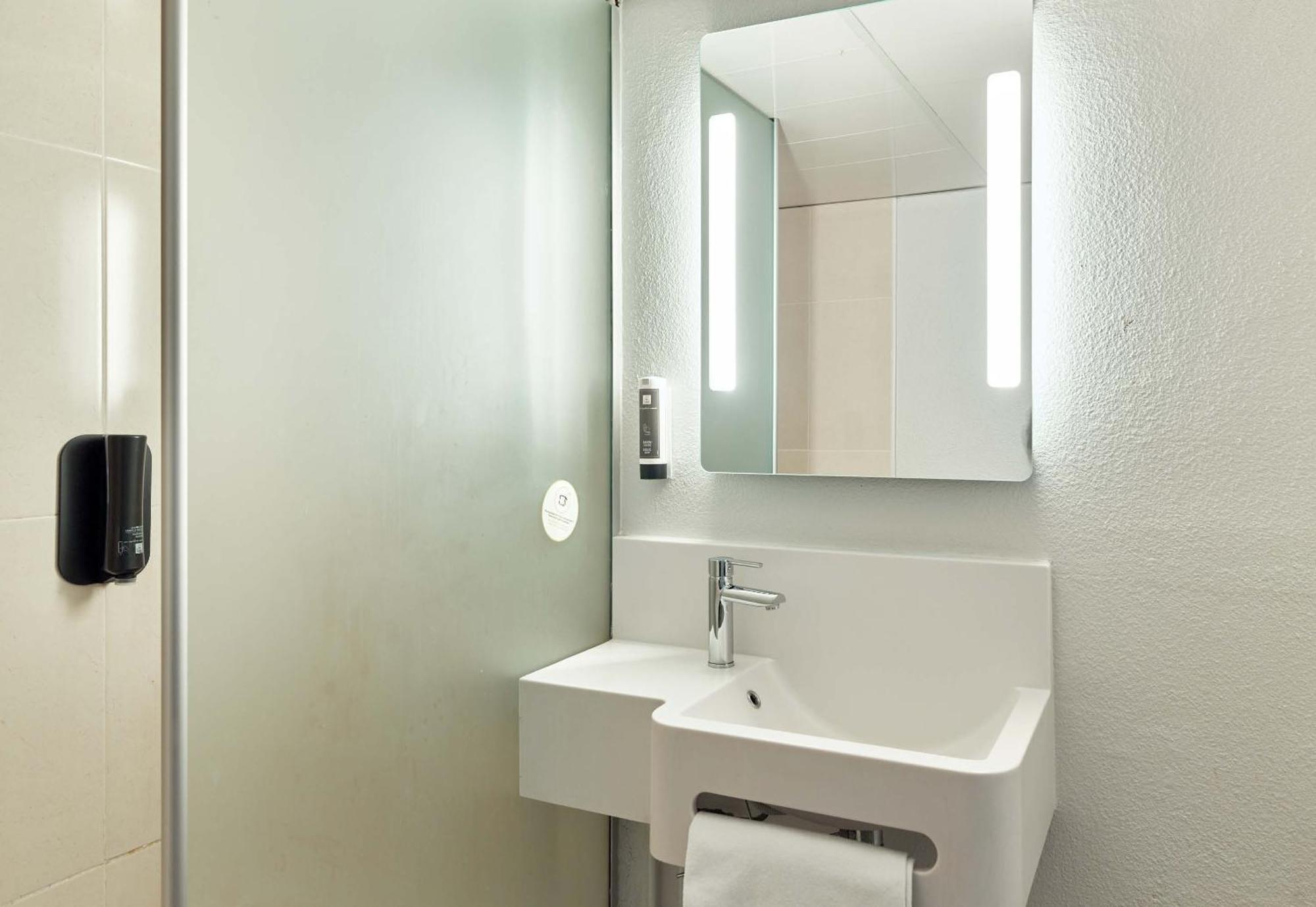 B&B Hotel Orly Rungis Aeroport 2 Etoiles Luaran gambar
